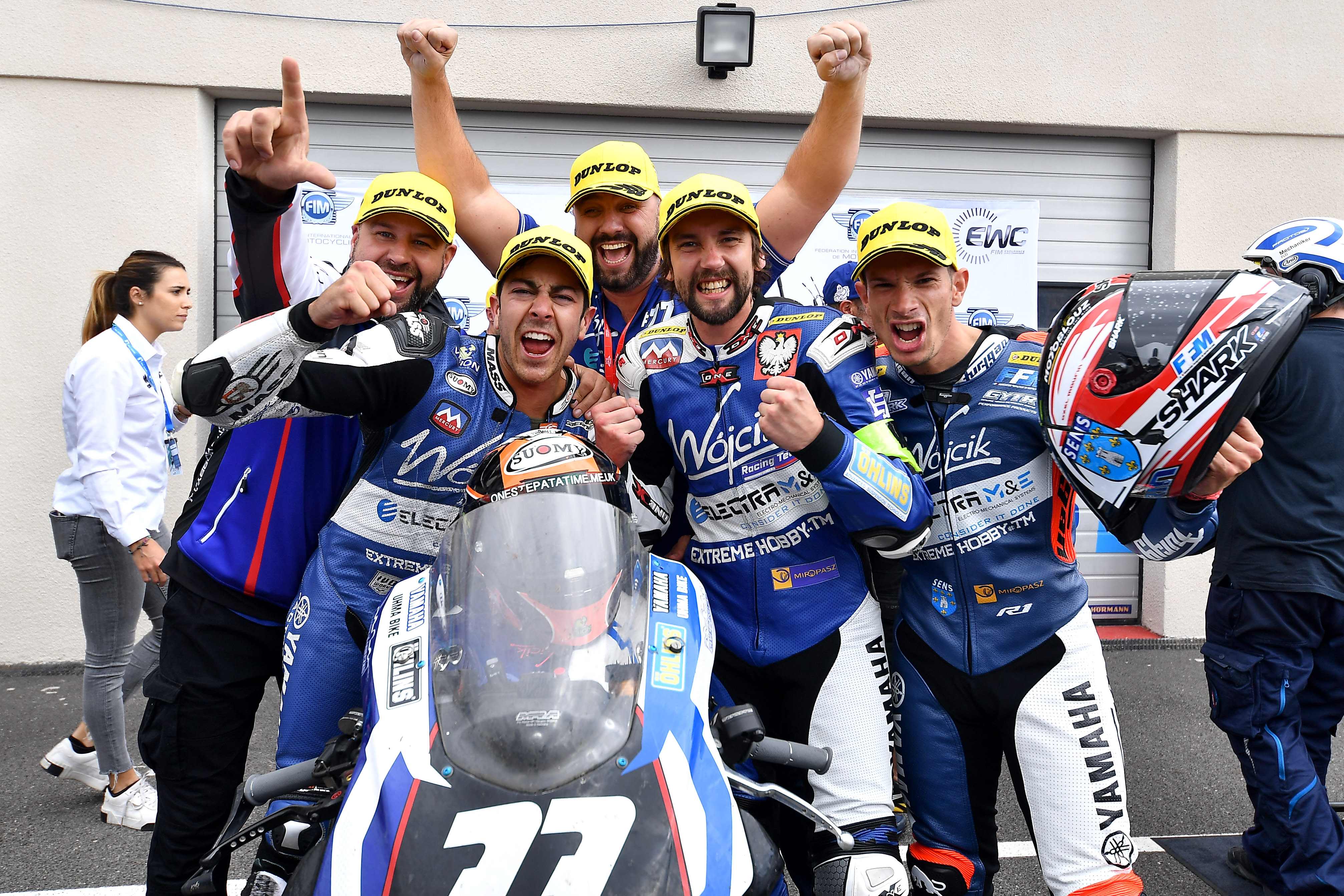 Polski Wójcik Racing Team pisze historię! Przełomowy sukces w mistrzostwach świata na motocyklu Yamaha.